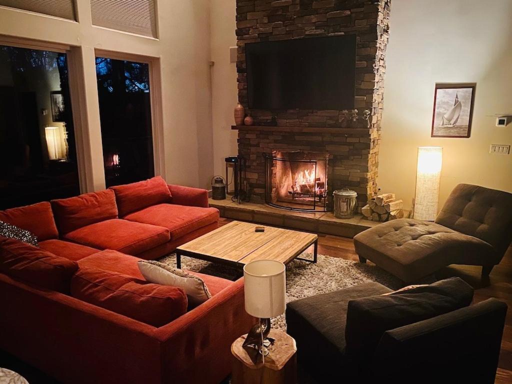 Modern 6 Bedroom Retreat, Stunning Lake Views, Close To Village! レイク・アローヘッド エクステリア 写真